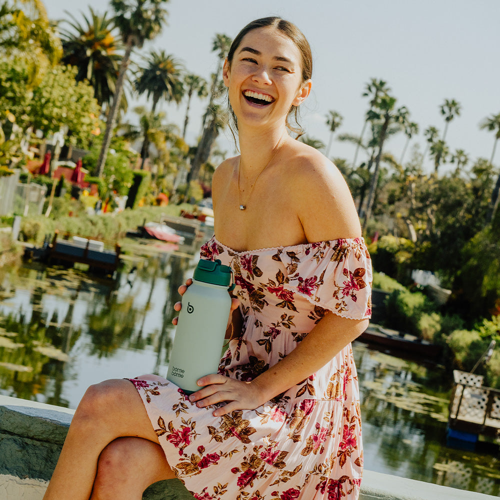 Hydro X Bottle 32oz (Bow Design is on Pre-sale)