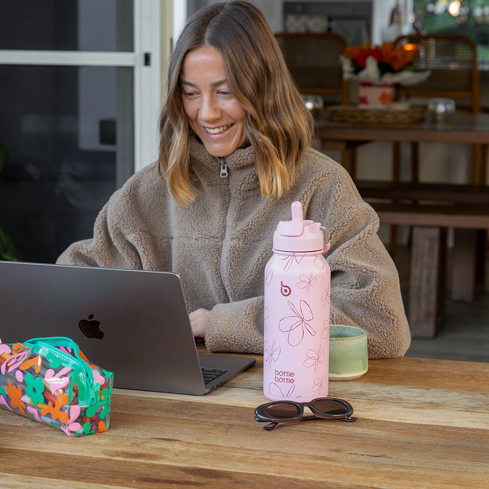 Hydro X Bottle 32oz (Bow Design is on Pre-sale)